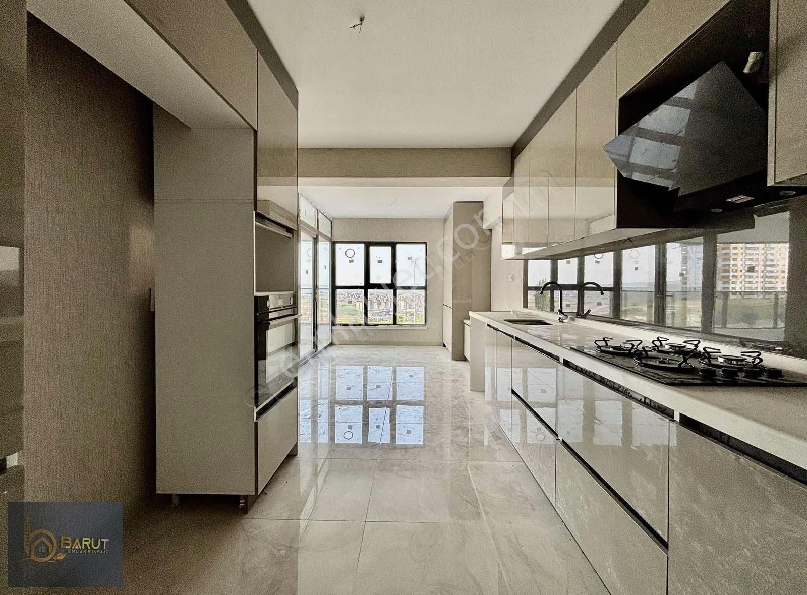 Baruttan Cadde Üzeri Mükemmel Konsept Güney 2+1 Site Daire 3.kat
