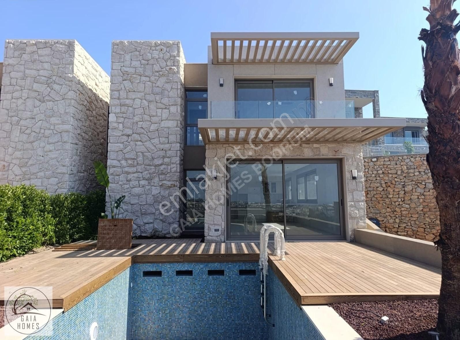 Kiralık Konacık Deniz Manzaralı Müstakil Havuzlu Sıfır 4+1 Villa