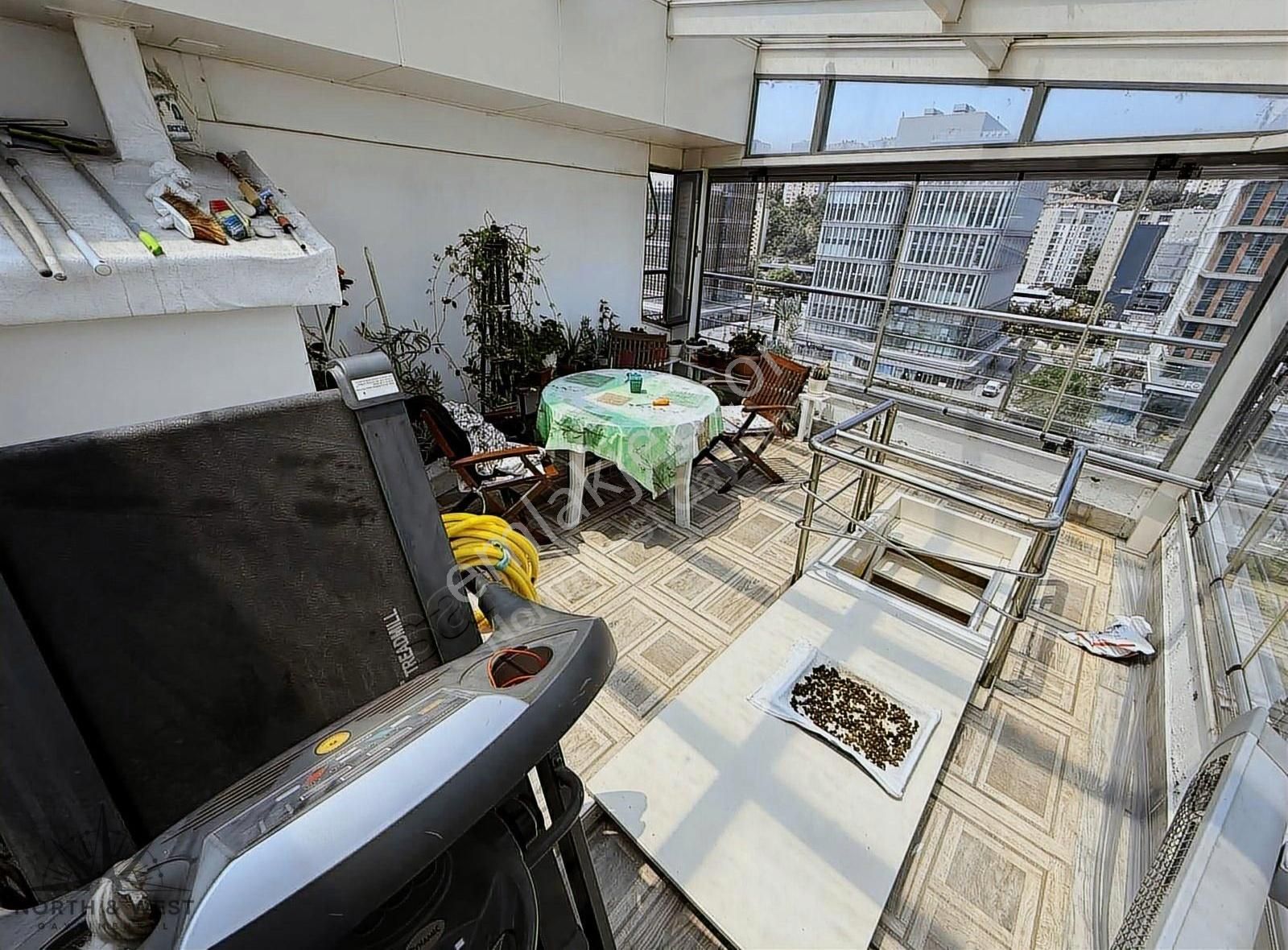 North&west'ten Kağıthanede Muhteşem Genişlikte Kiralık 3+1 Daire