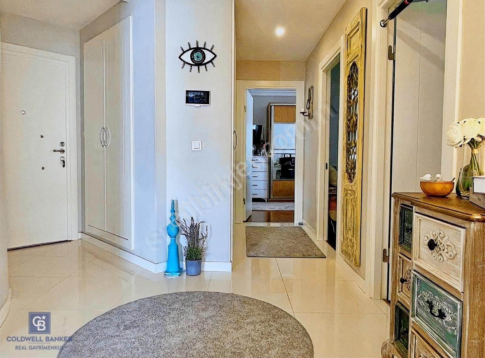 Erenköy Hayri Eğmezoğlu Sokak 'ta Modern Geniş 3+1 Satılık Daire