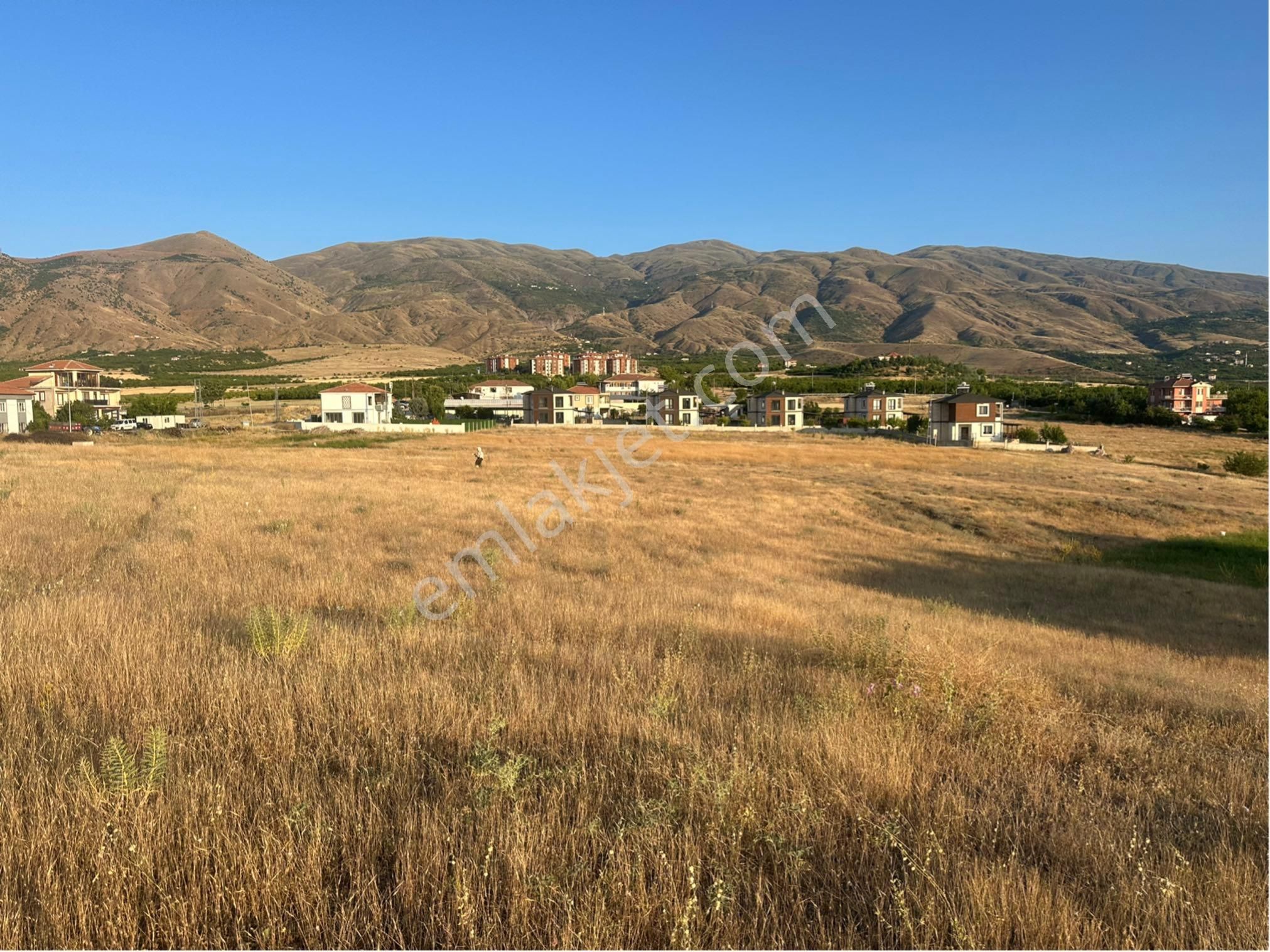 Furkan Doğan’dan Kale’de 1065m2 Villa İmarlı Arsa