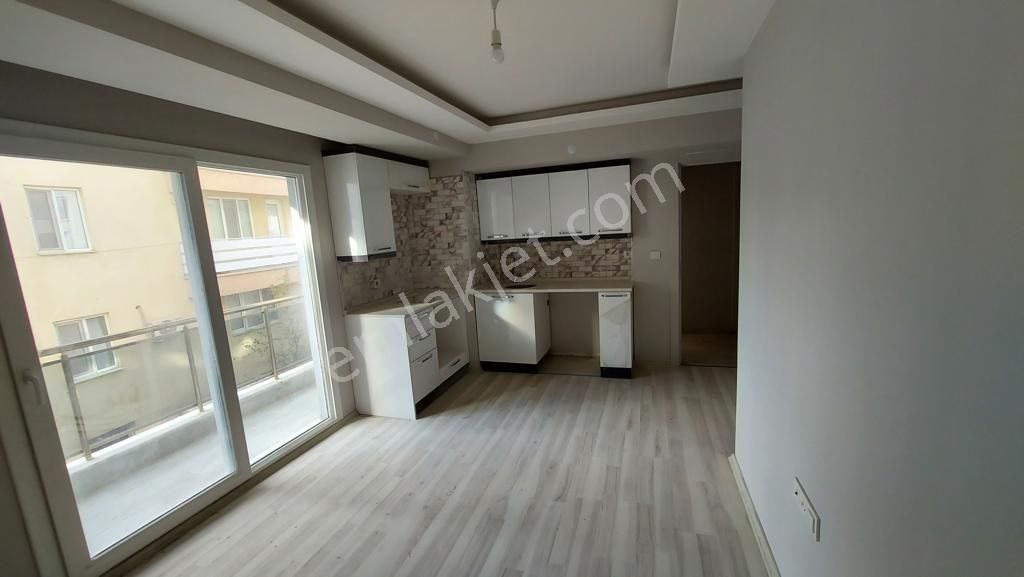 *fırsat*eşyalı Eşyasız Kira Garantili Doğalgazlı Üçlü Ankastre Set Asansör Ara 2.kat 1+1 Geniş Daire