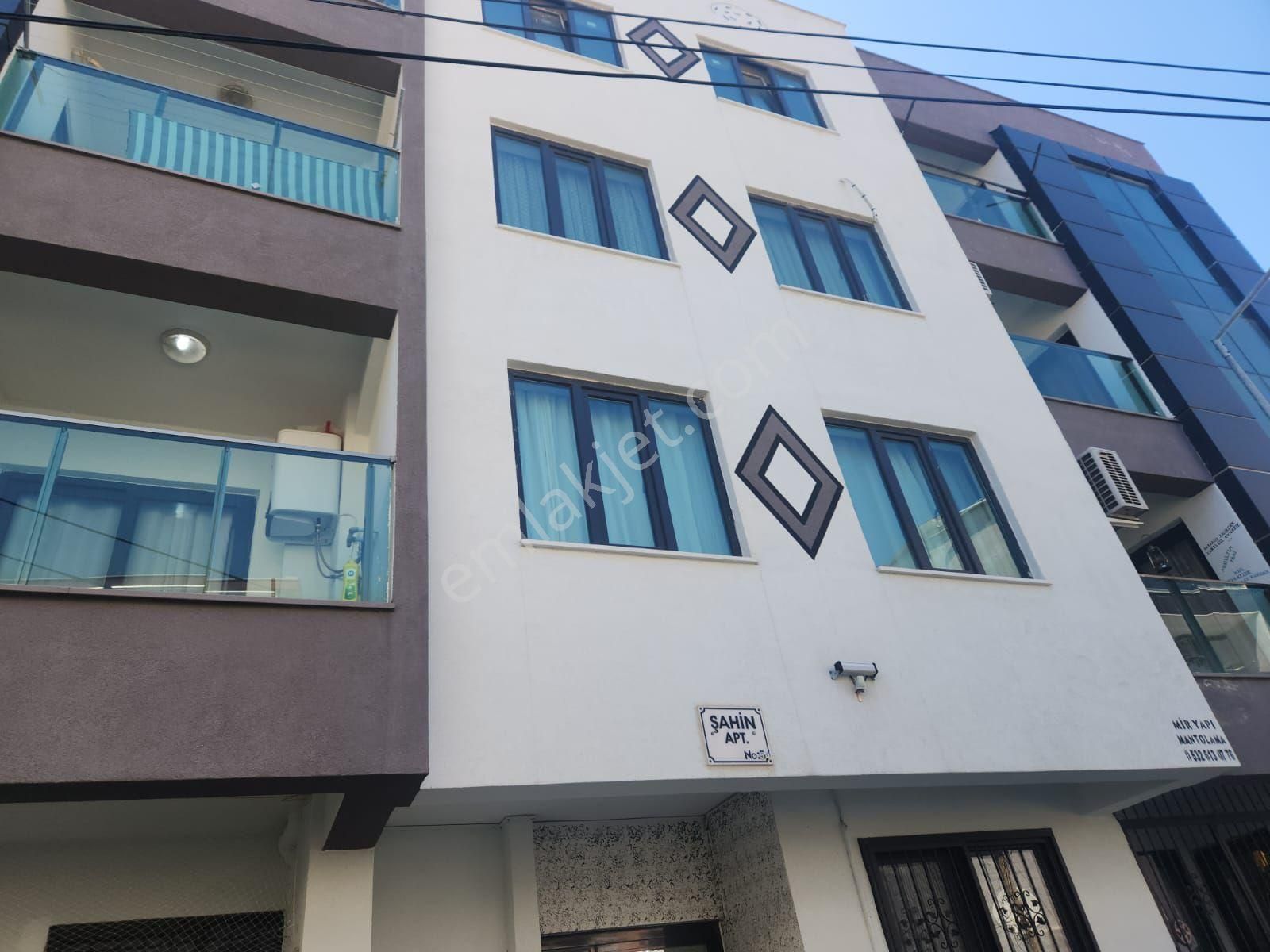 Kuşadası Davutlar'da 2+1 Çatı Dubleks Asansörlü İskan Alınmış Satılık Fırsat Daire