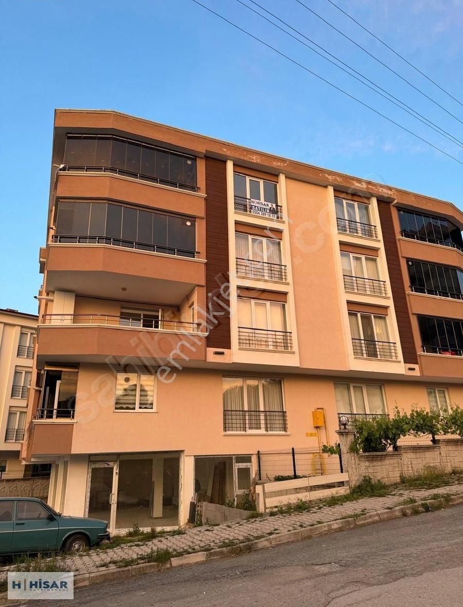 Hisar'dan Kavacık'da Köşe Başı Kombi Cam Balkon Takılı Daire