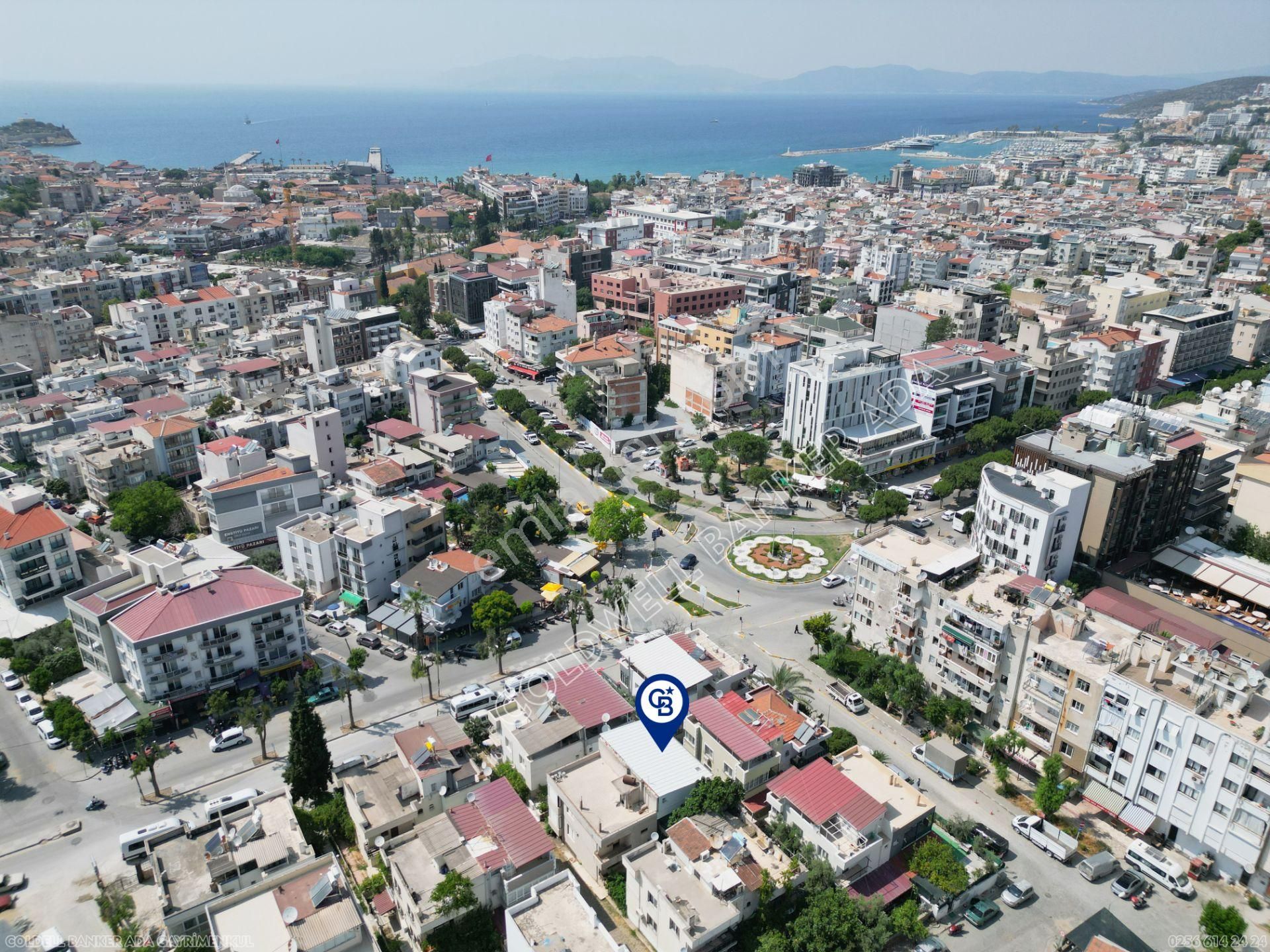 Kuşadası Merkezde Hem Yaşam Hem Gelir İçin İdeal Satılık 6+1 Villa Ve 2+1 Müştemilatı