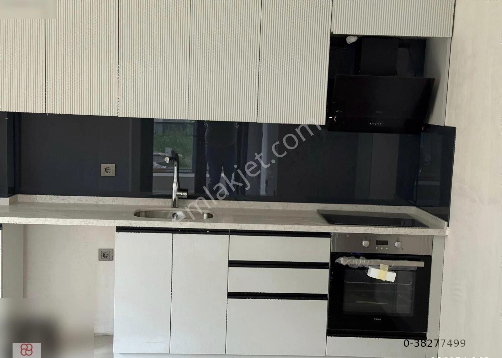 Şemsettin Günaltay Caddesinde Sıfır 2+1 Daire