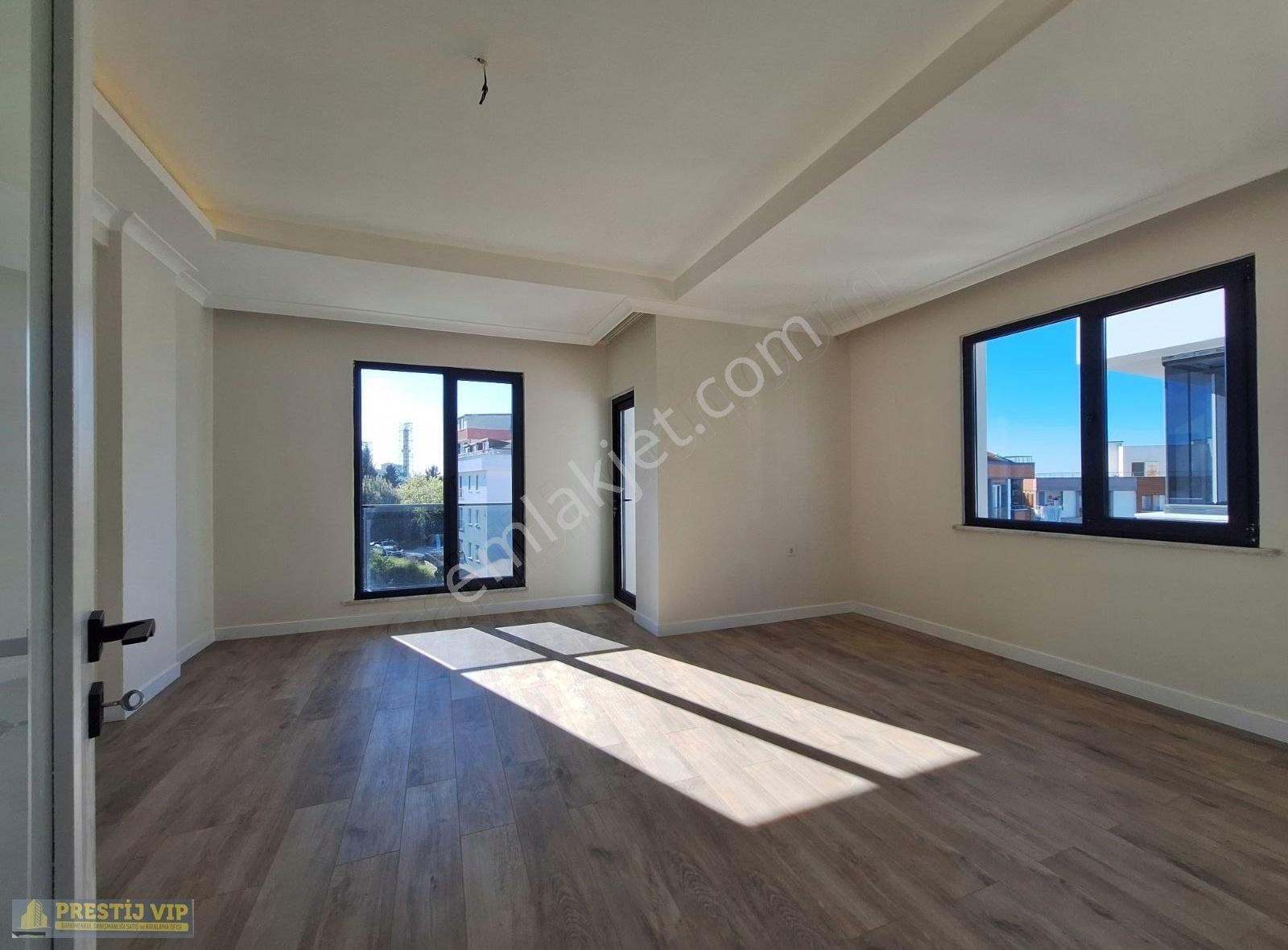 Prestij'den K.otoparklı Butık Sitede 4.kat 3+1 Daire