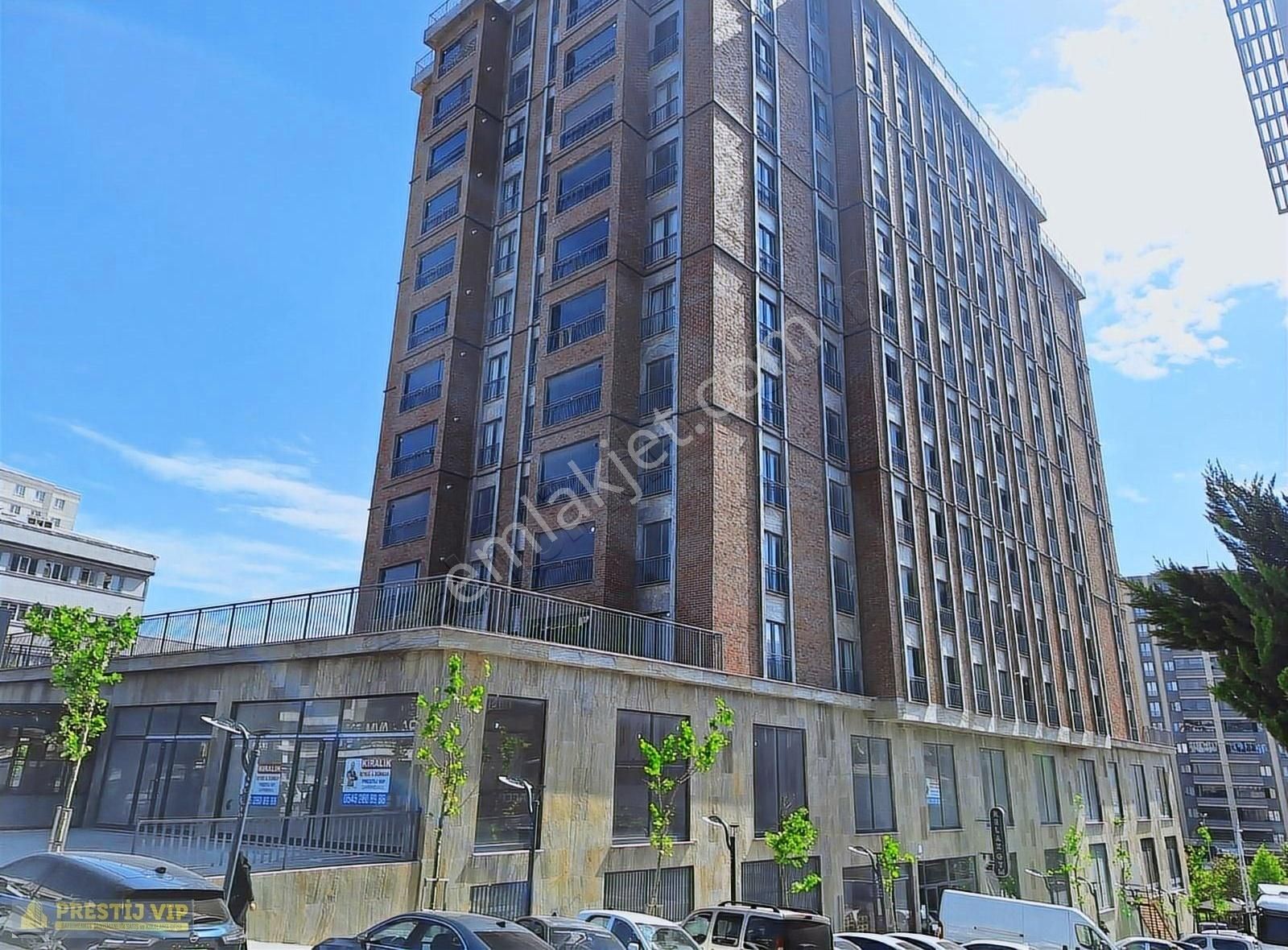 Prestij'den 96 Metre Cephe 4 Metre Yükseklik 800m² Dükkan%mağaza