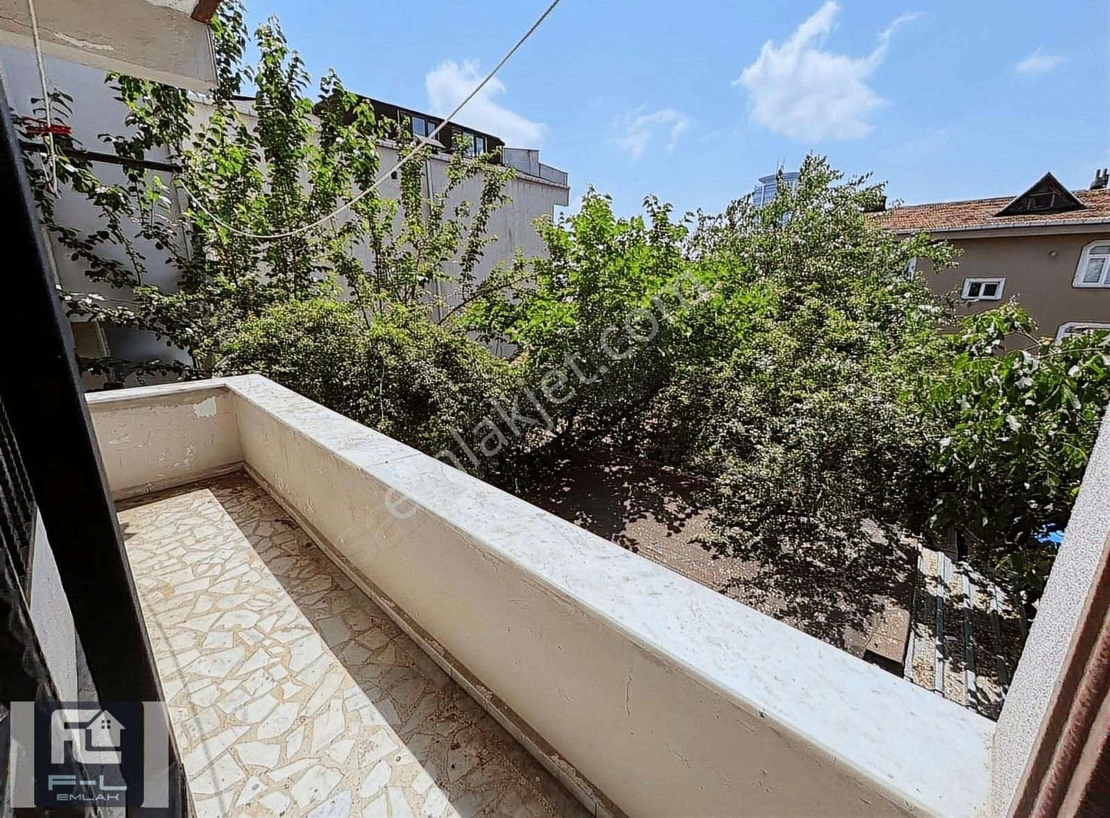 F-l Emlaktan Acıbadem Metrobüs -saffet Çebi Okulu Yakını 2+1
