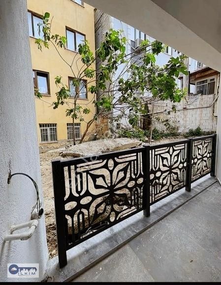 Değirmenönü Mahallesinde Eşyalı 1+1 52m2 Sıfır Apart