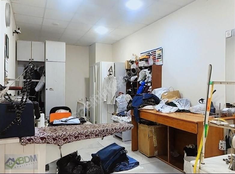 Bdm Den; Bahçelinin Hareketli Sokağında Bacasız Dükkan