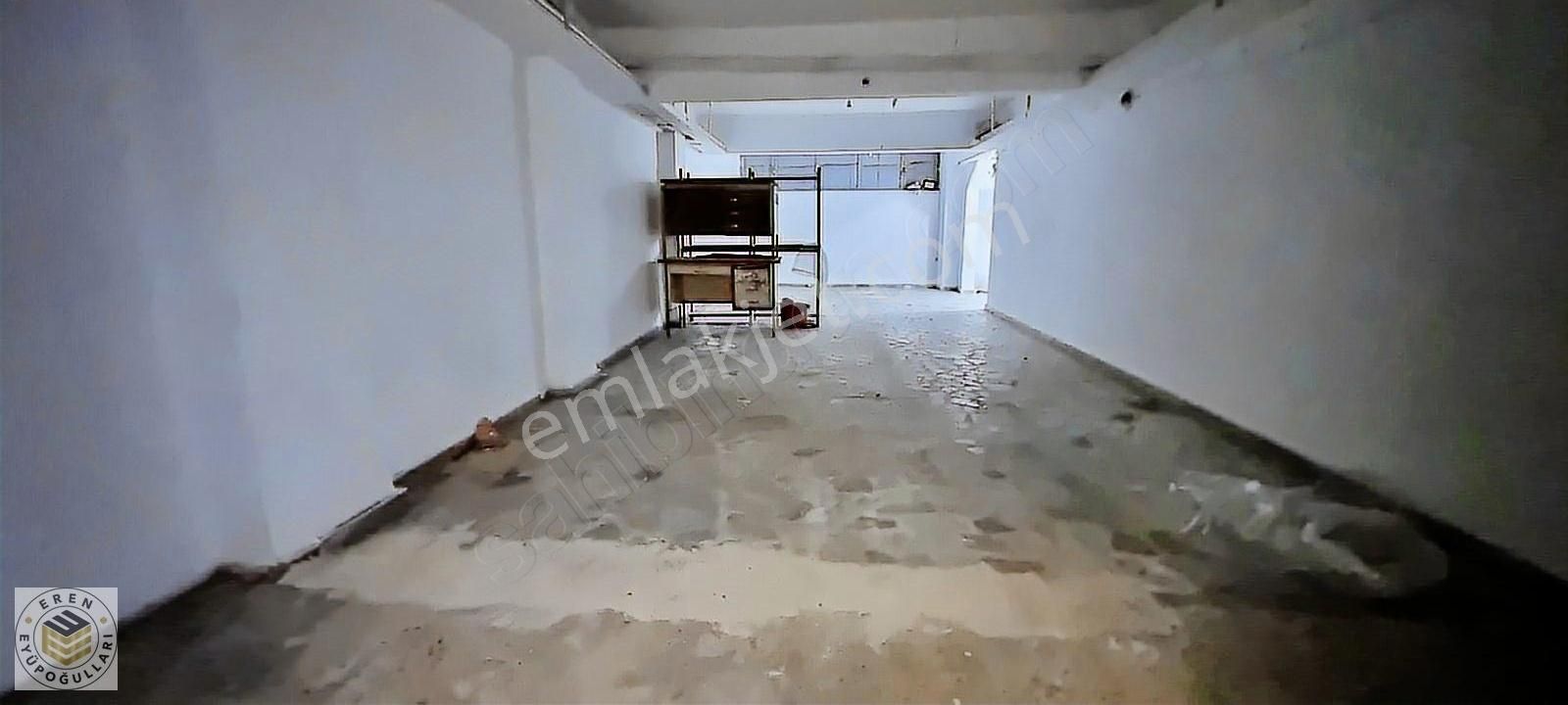 B.paşa Yenidoğan Mah. Merkezde Bulunan Giriş 120m² İş Yeri