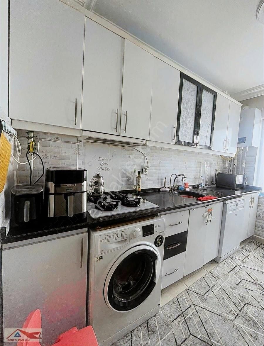 Şehrin İçinde Ferah Masrafsız 2+1 Katta Bakımlı Daire - Görsel 16