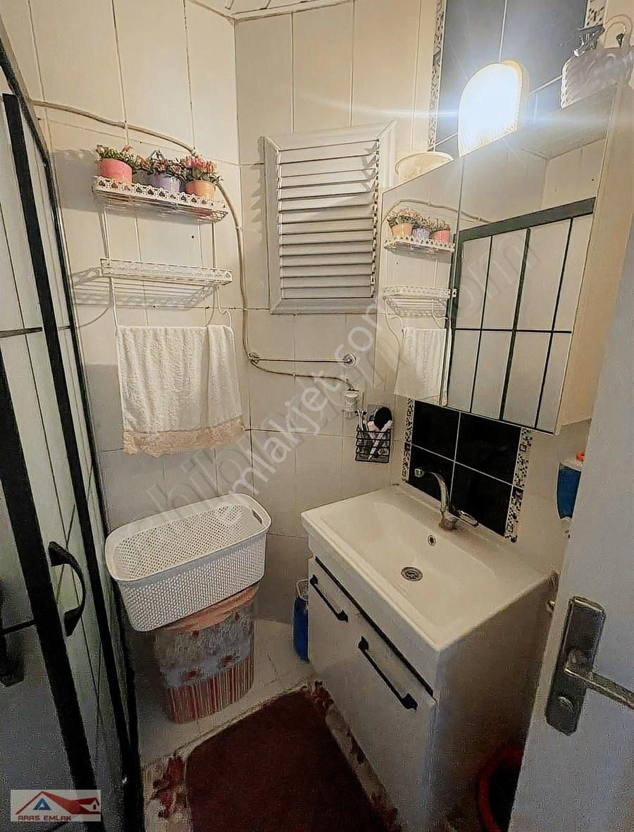 Şehrin İçinde Ferah Masrafsız 2+1 Katta Bakımlı Daire - Görsel 11