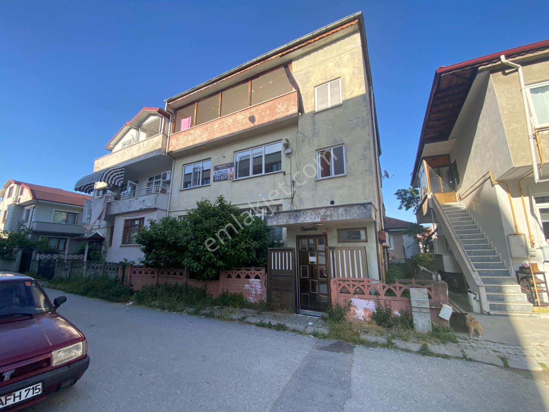 C21 İz Mehmet Çakar'dan Şehrin Merkezinde Geniş Kiralık Daire