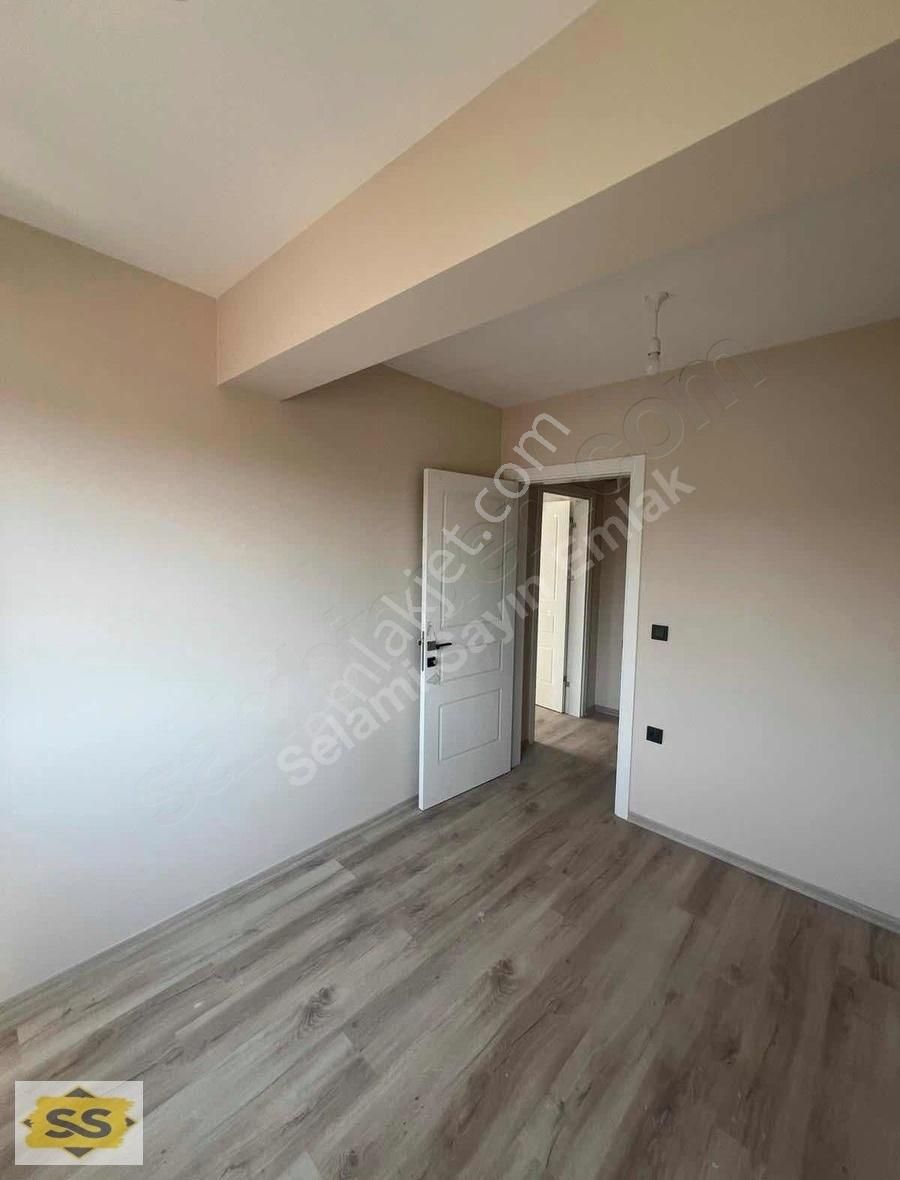 Cami Mahallesinde Satılık 3+1 Daire