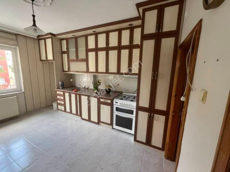 Çorum Cengiz Yapı-mutlı Caddesi Civarı Ara Kat Satılık 3+1 Daire