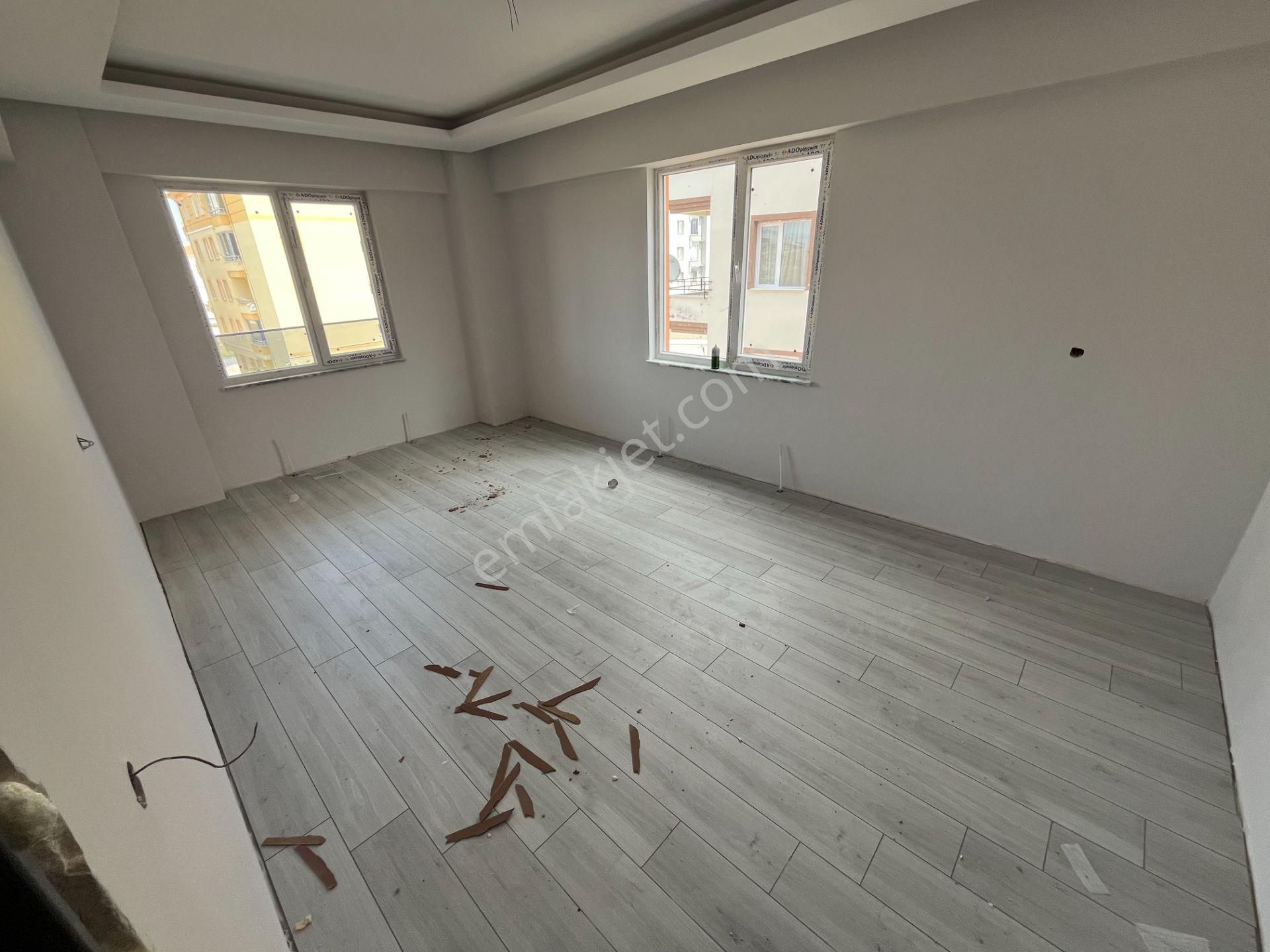 Çorum Cengiz Yapı- Bağcılar Civarında Satılık 3+1 Ara Kat Daire