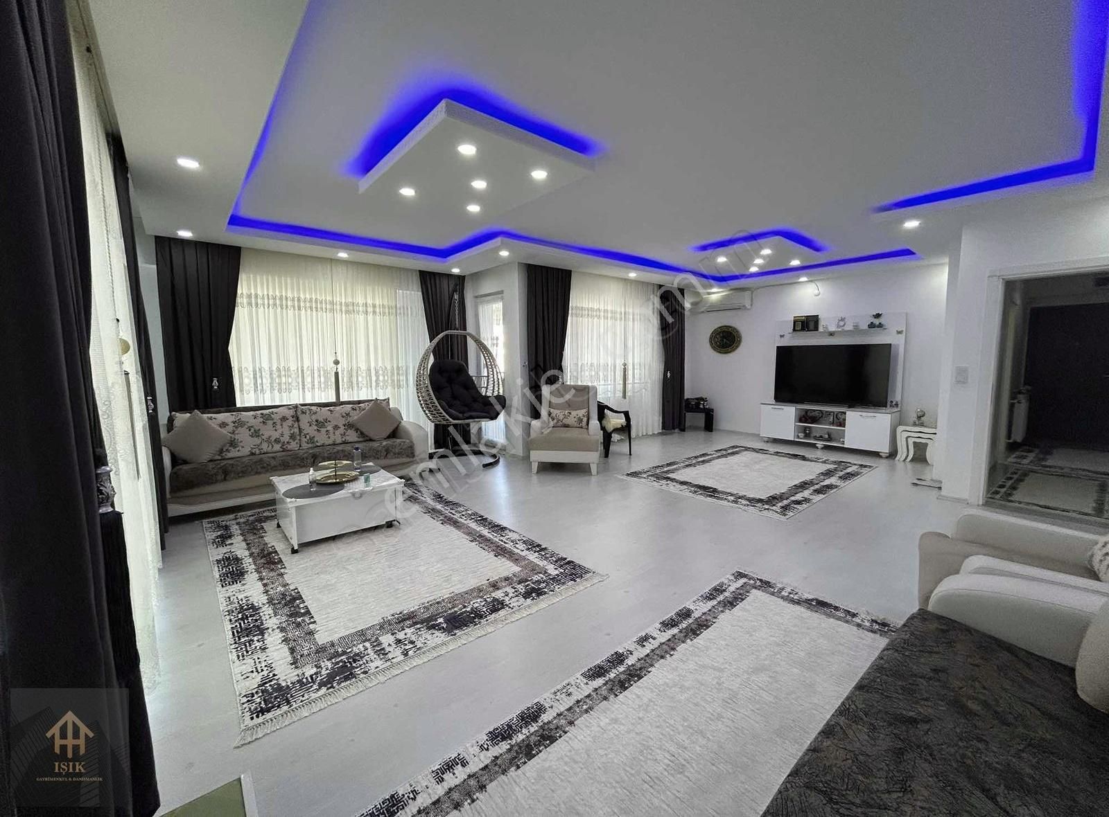 Torunoğlu Sitesinde Satılık 5+1 Çatı Dubleks 240² Daire