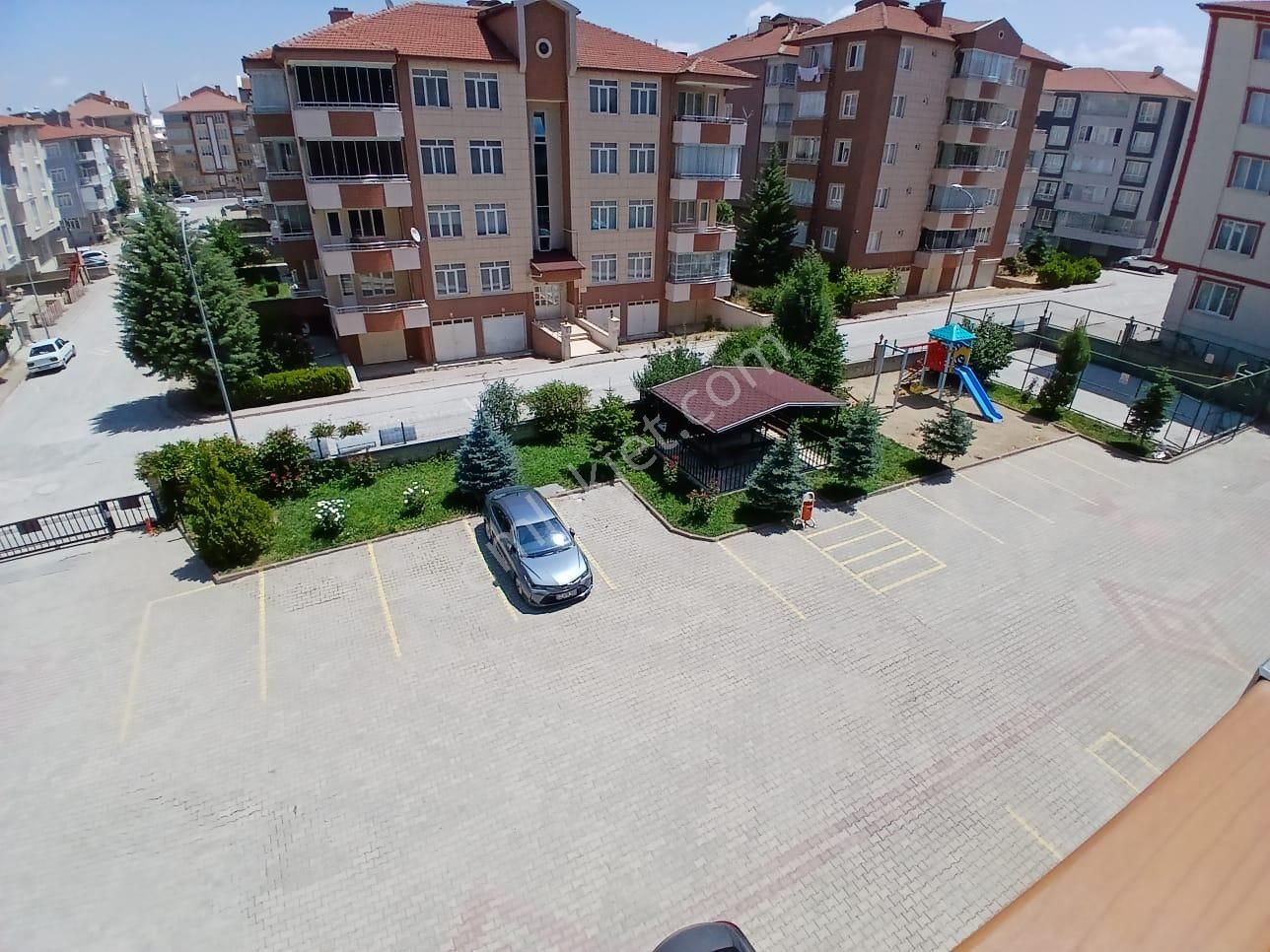 Akşehir Yarenler Mahallesinde Site İçerisinde Makascı Yapımı Ara Kat Satılık 3+1 Daire - Görsel 6