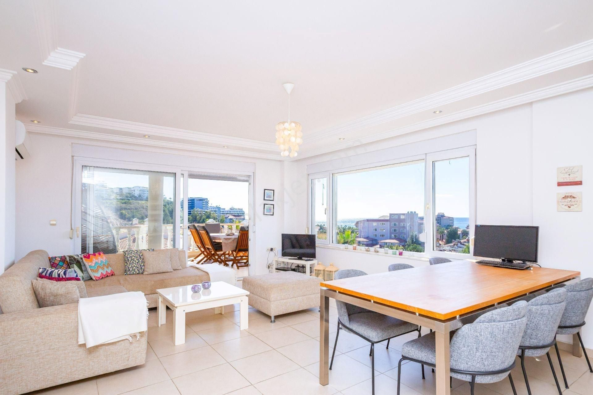 Alanya Konaklı Ful Deniz Manzaralı 3+1 Mobilyalı Penthouse