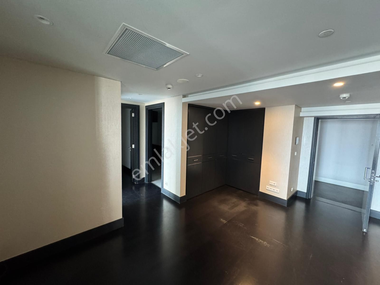 Quasar İstanbul'da Taşınmaya Hazır Kiralık Ofis - Görsel 3