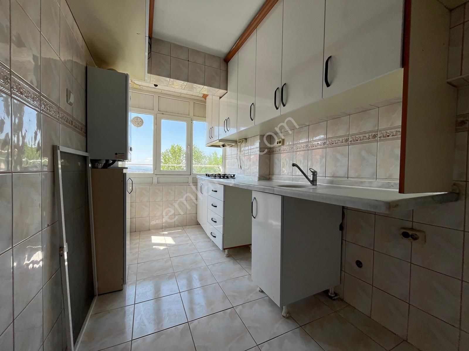 Nasip'ten 2+1 Kiralık Göçmen Bloklarında Son Kat Daire