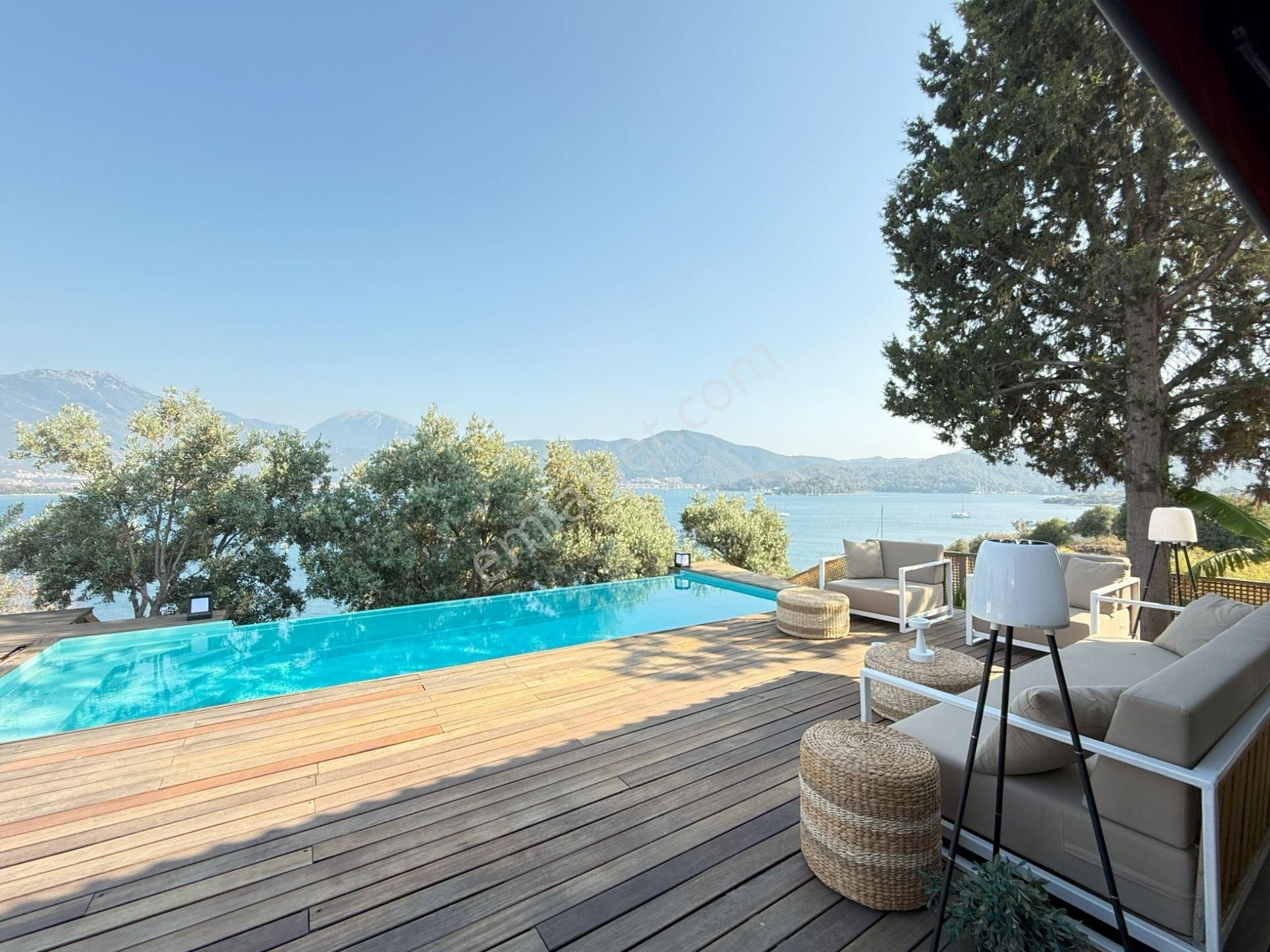 Fethiye Şövalye Adası’nda Satılık Denize Sıfır 3+1 Özel Villa