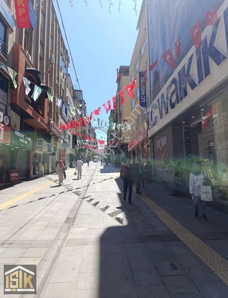 Işık/gazi Caddesi Kılıçcı İş Hanı Pasaj İçi Kiralık 30 M2 Dükkan
