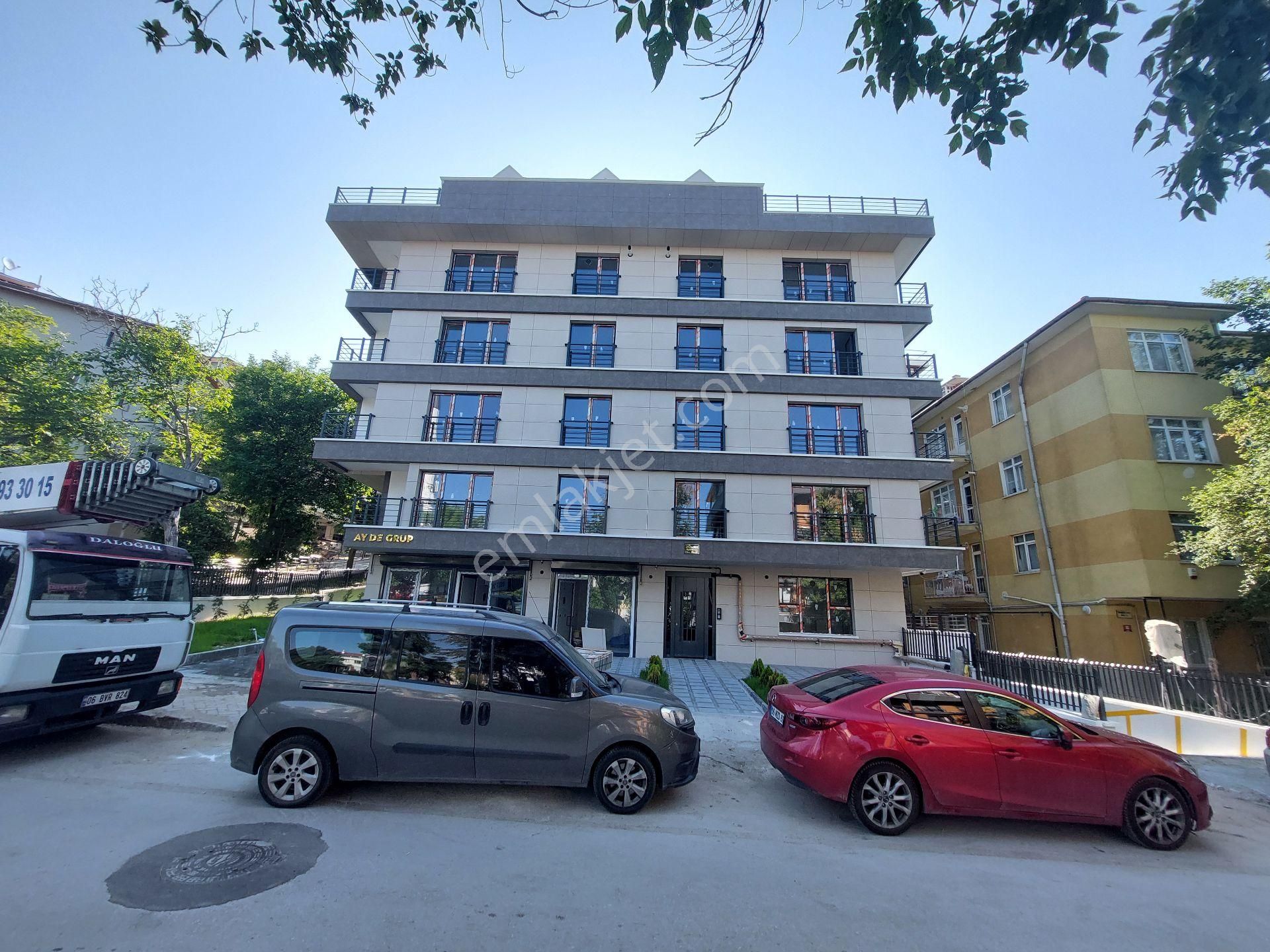 Bakanlıklara Yakın 1+1 Yeni Lüks Binada Kombili 1.kat Güney Cephe