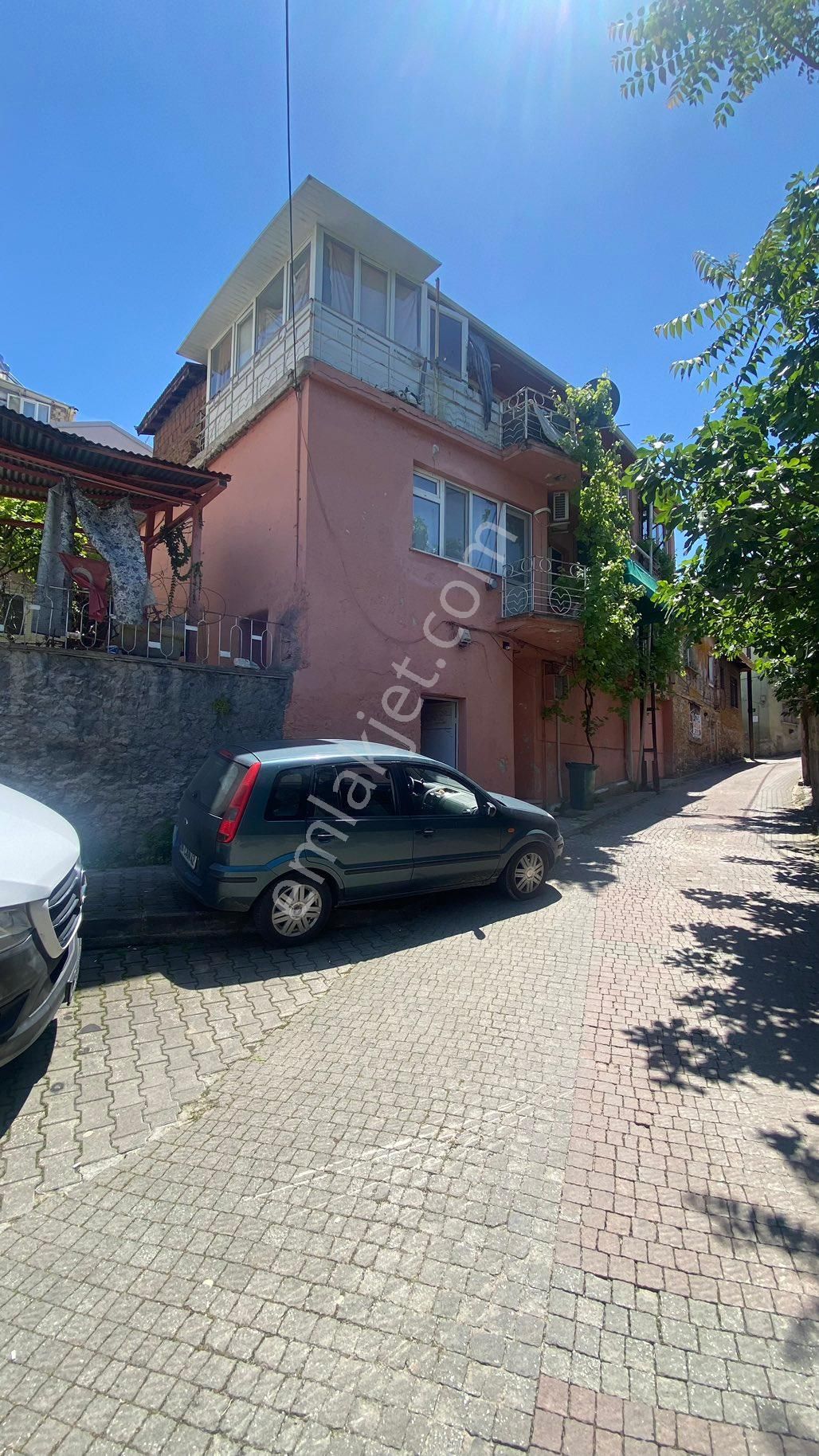 Canyapıdan Muradiye Mahallesi Satılık Müstakil Ev