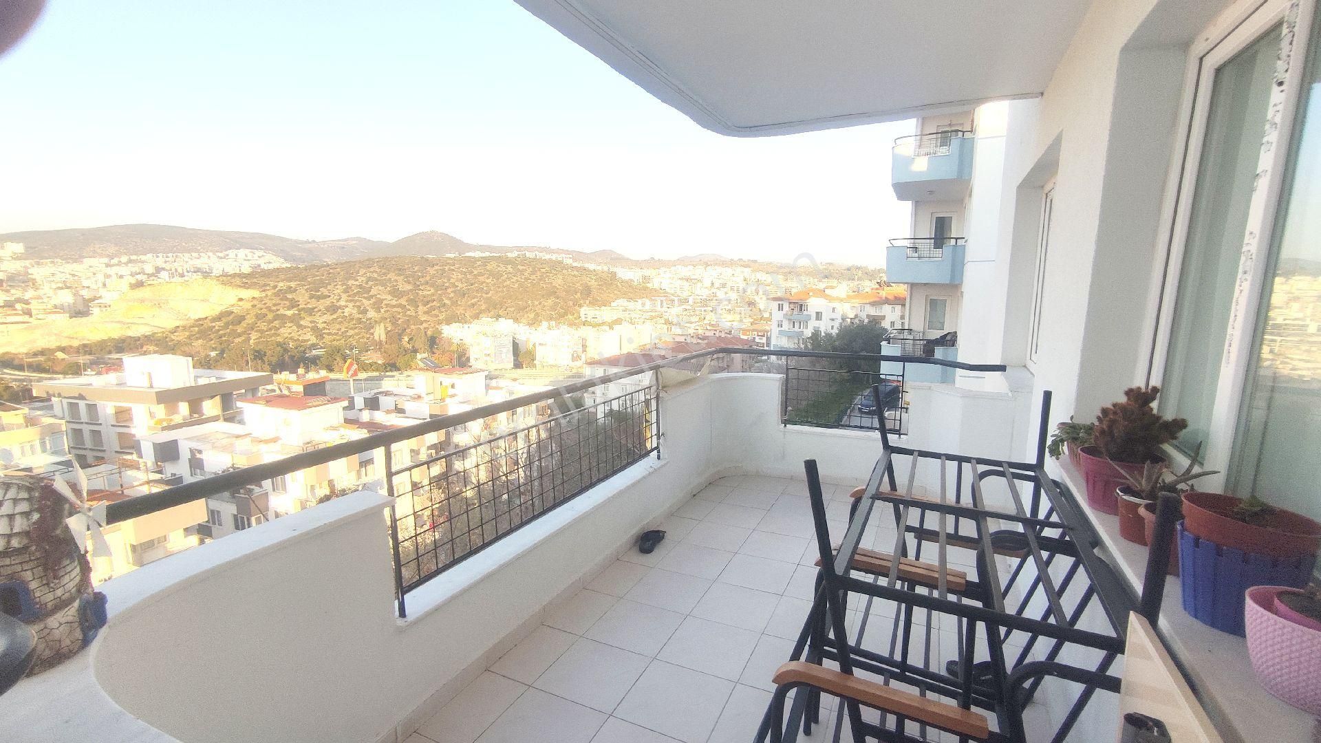 Kuşadası Merkezde Manzaralı 3+1 Daire