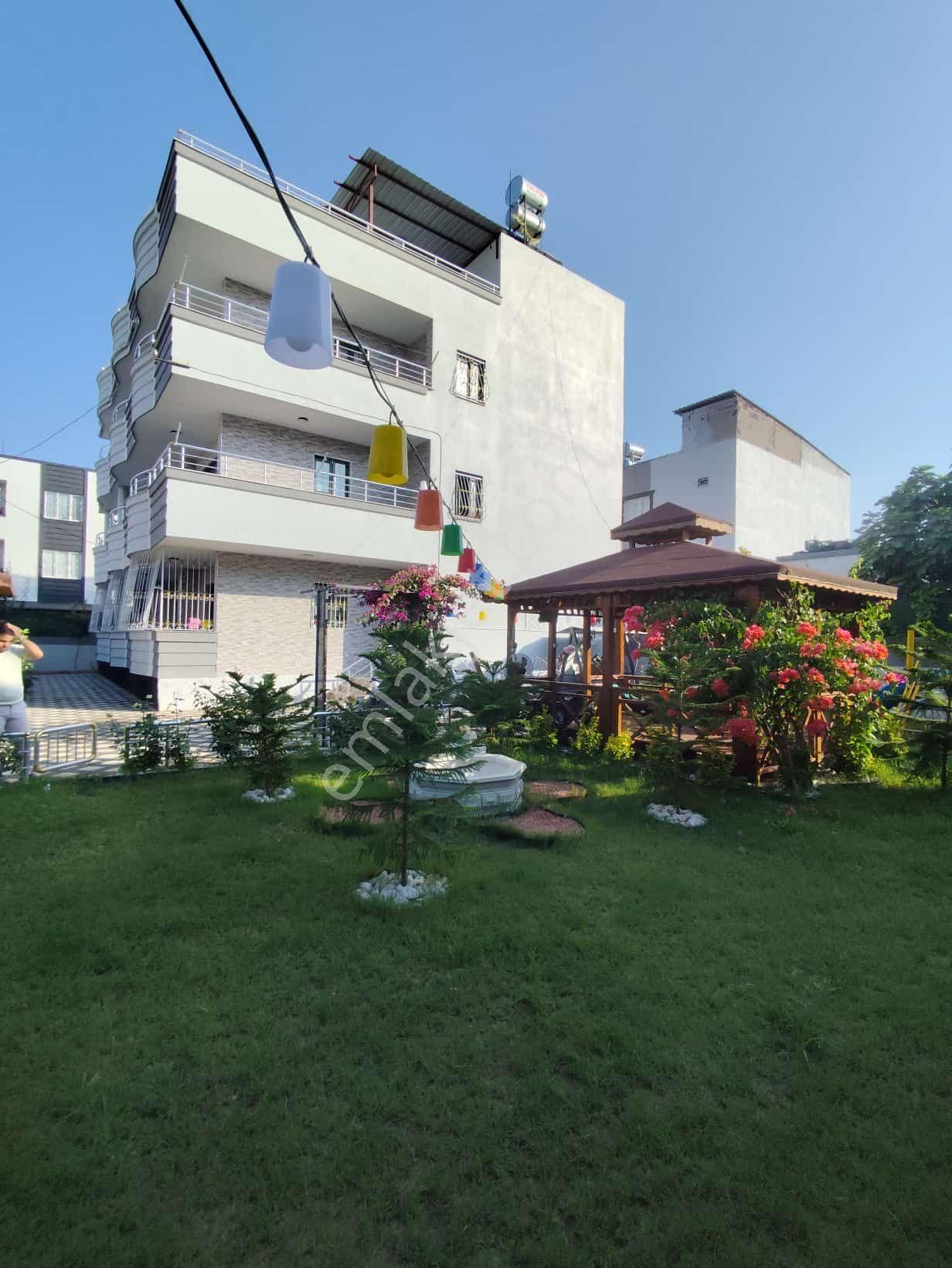 Akkapı' Da Mükemmel 3 Katlı Geniş Bahçeli Lüks Yapı - Görsel 16