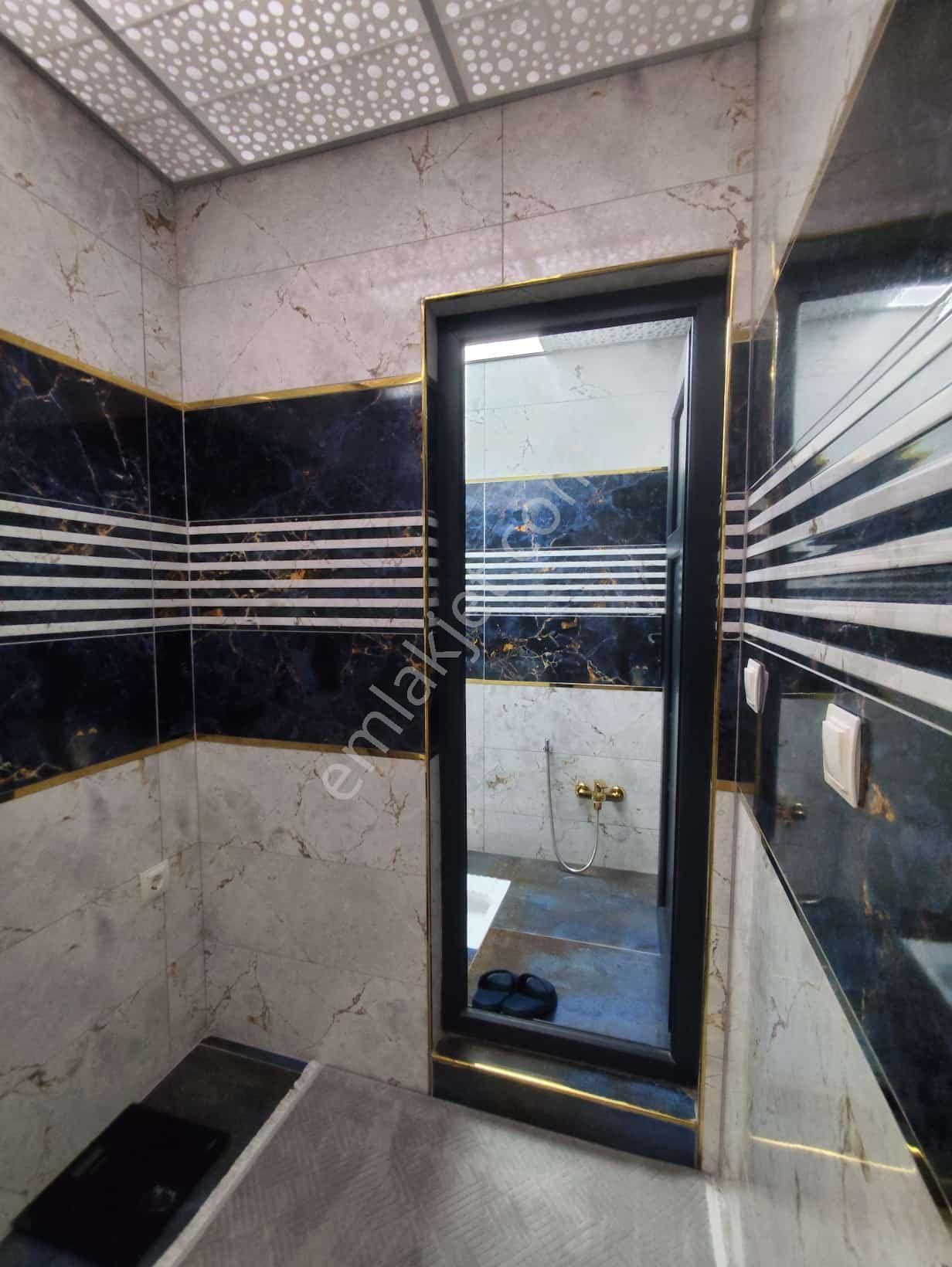 Akkapı' Da Mükemmel 3 Katlı Geniş Bahçeli Lüks Yapı - Görsel 9