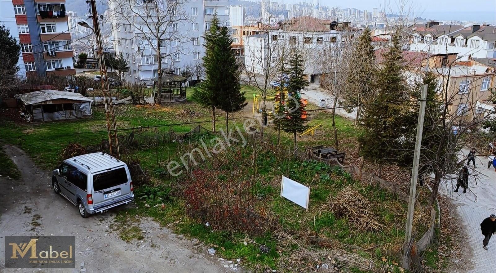 Şerefiye Mahallesinde Şehri Sema Sites Yanında Acil Satılık Arsa