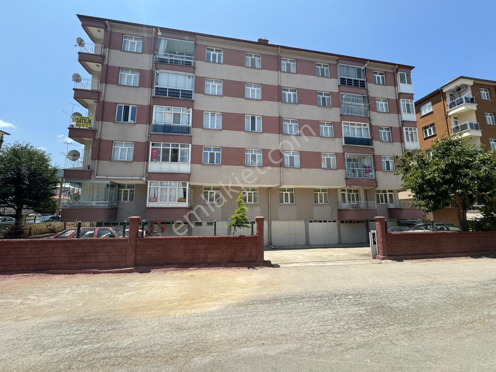 Birimden Satılık Yeni Mahalle De Asansörlü Garajlı Daire