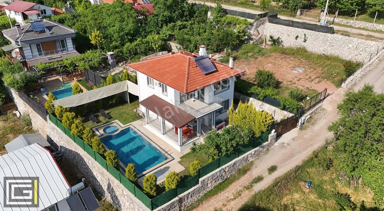 Nif Mahallesinde Muhteşem Doğa İçerisinde Harika Satılık Villa - Görsel 3