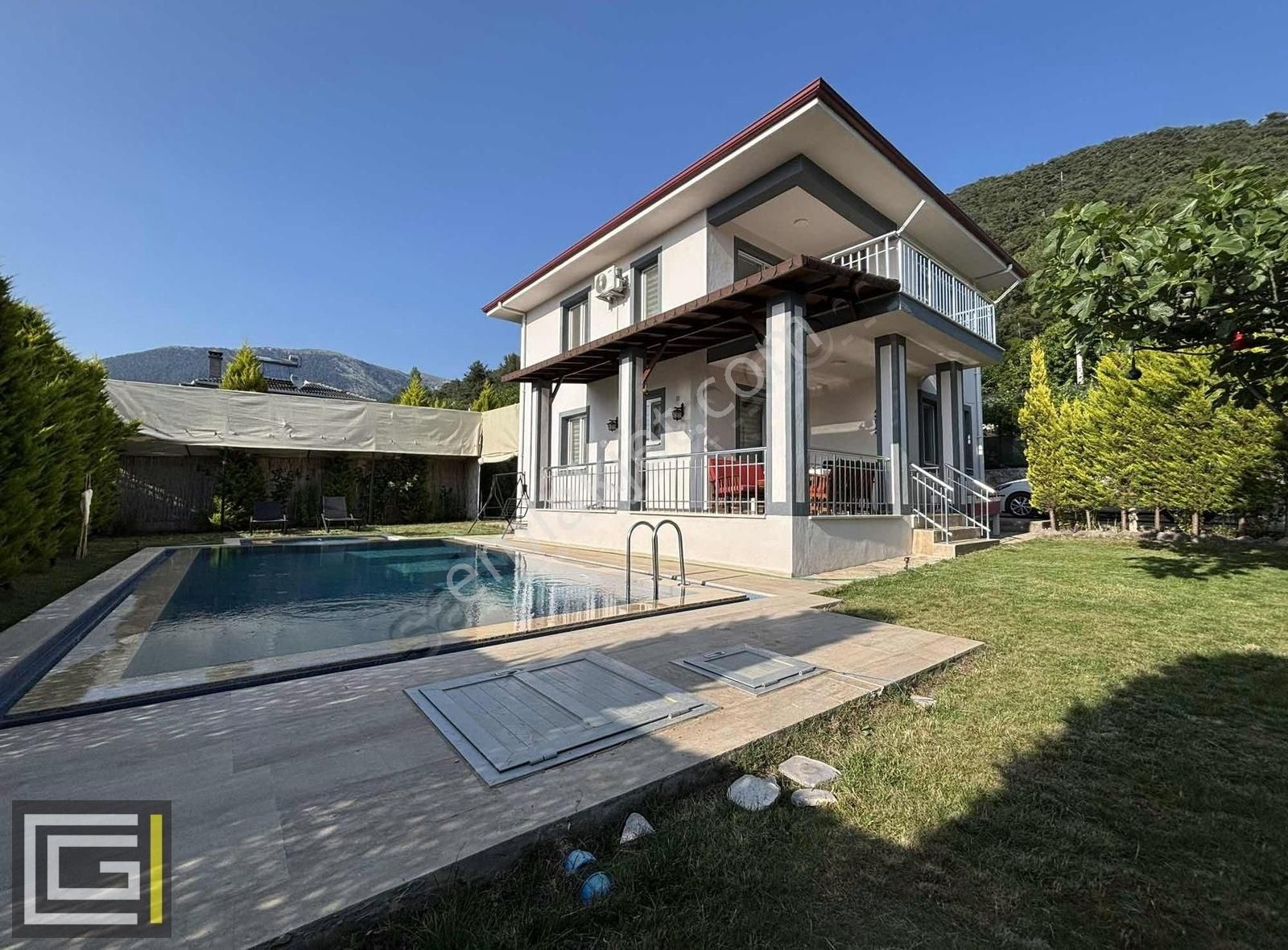 Nif Mahallesinde Muhteşem Doğa İçerisinde Harika Satılık Villa