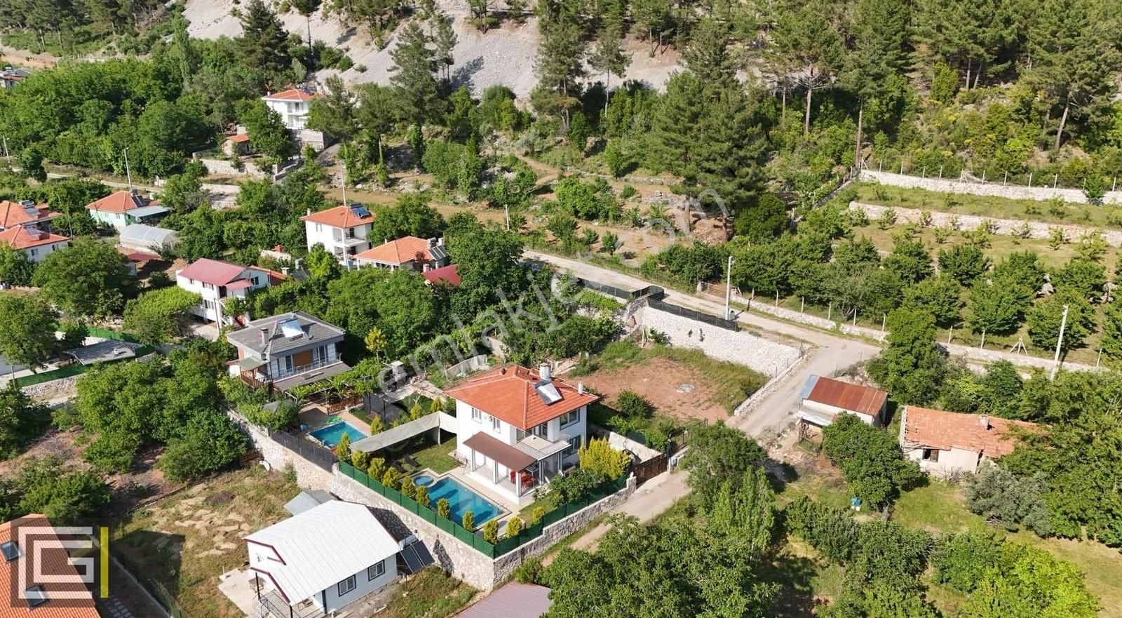 Nif Mahallesinde Muhteşem Doğa İçerisinde Harika Satılık Villa - Görsel 35