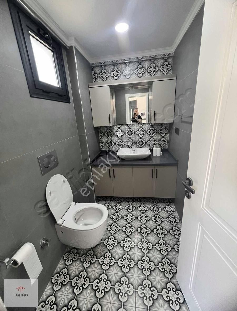 Foça Mahallesinde Satılık Eşyalı Lüx Villa