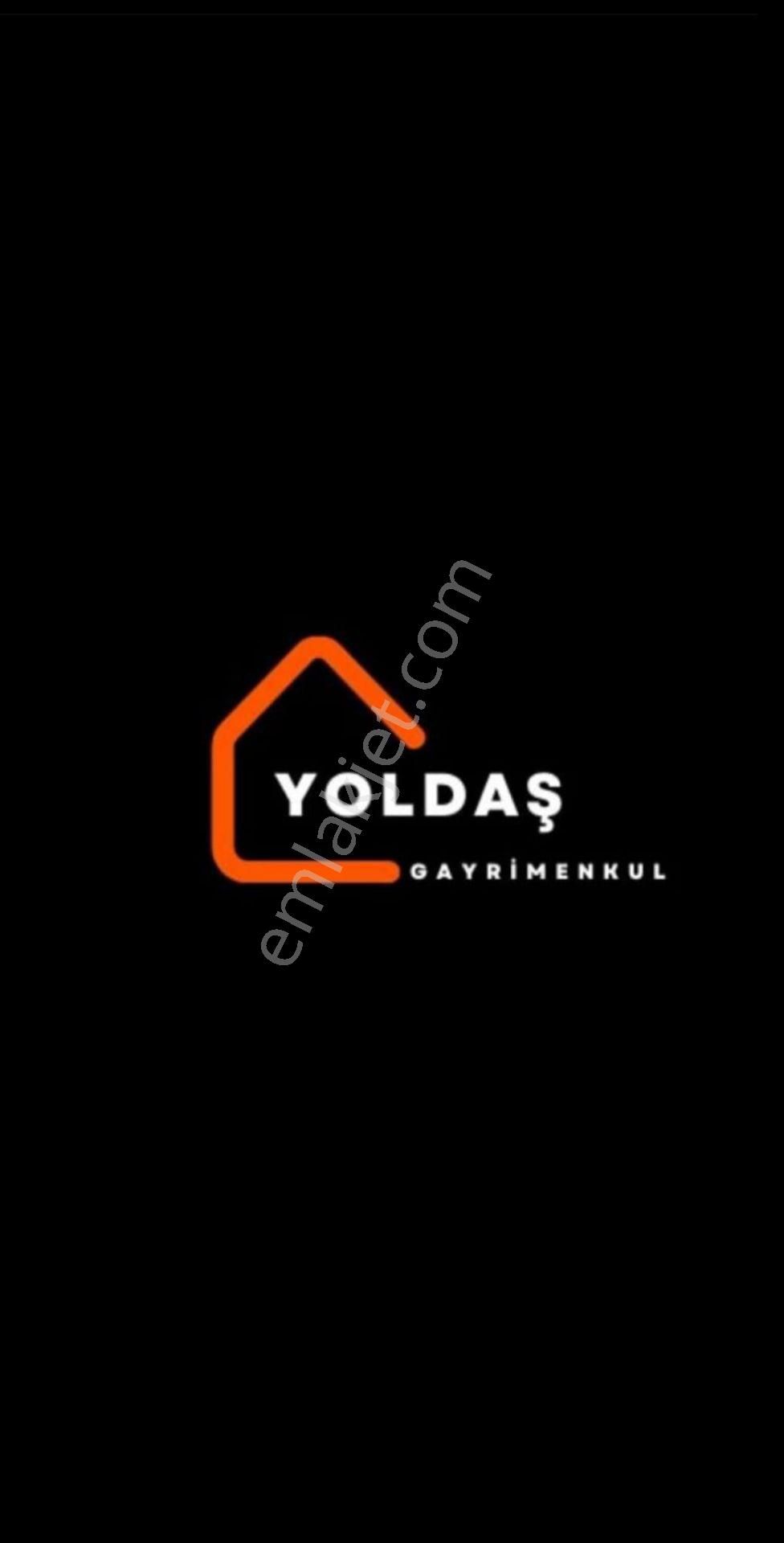 Yoldaş Gayrimenkulden Erdemli Karaahmetli Satılk Tarla (zeytinlik)