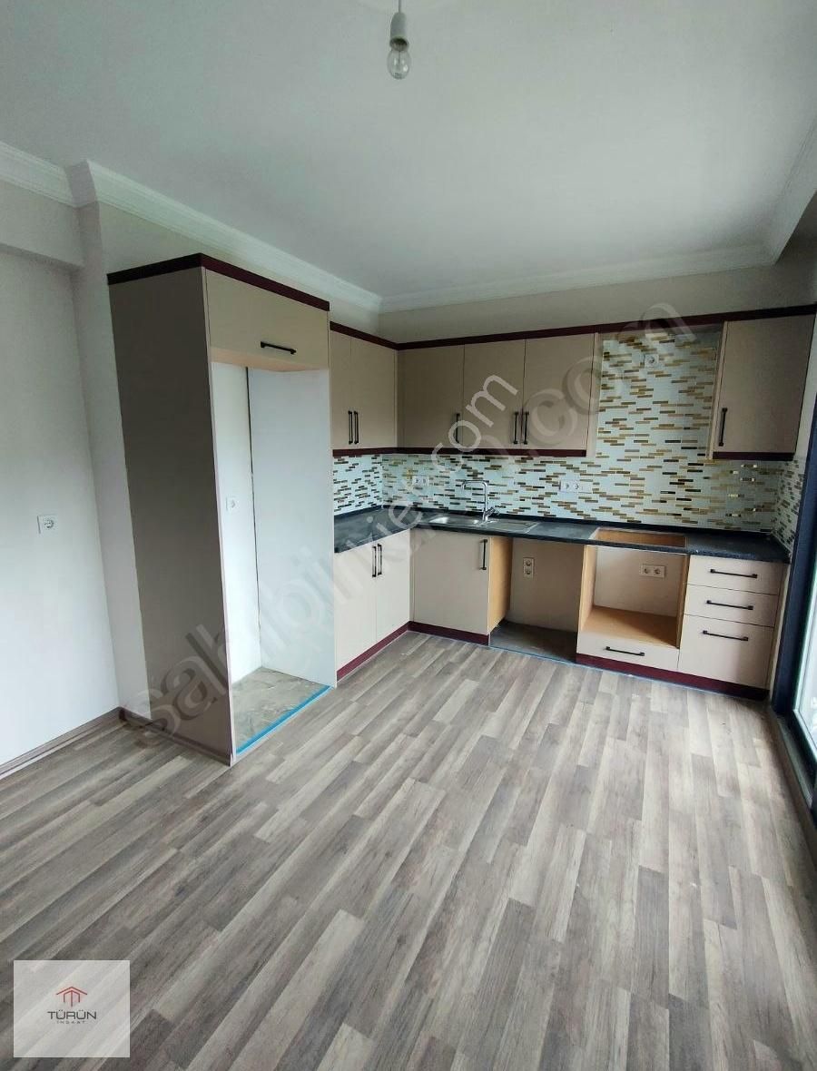 Cami Mahallesi'nde 2+1 Panjurlu Sıfır Daire
