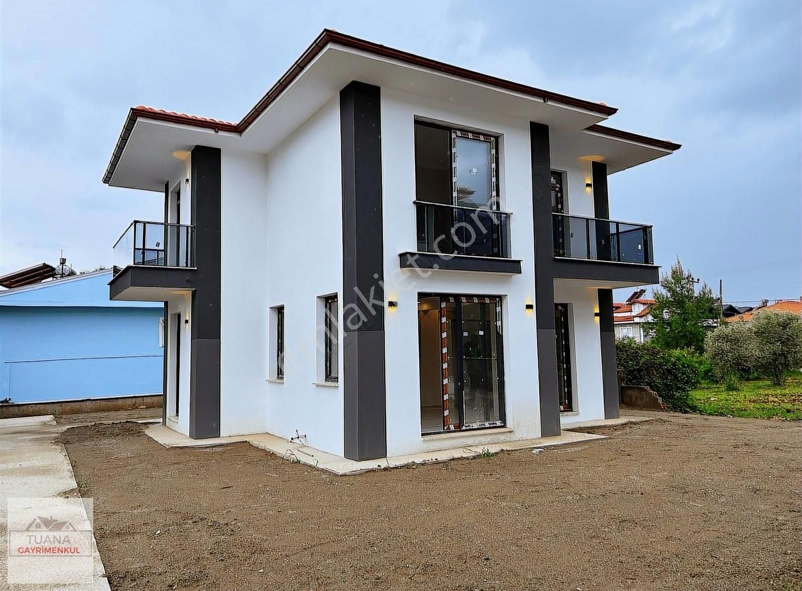 Tuana Gayrimenkul'den Yeni Mahalle'de 4+1 Villa