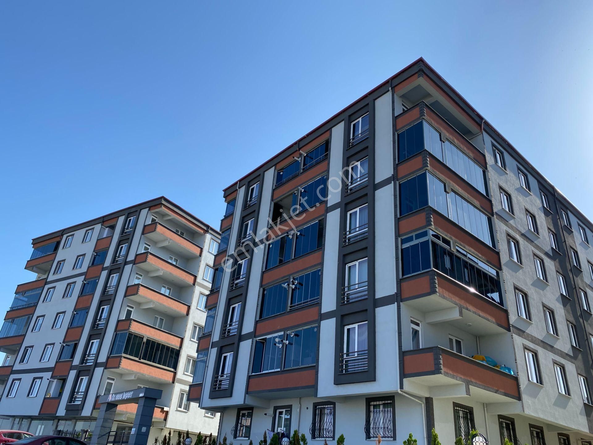 **eryıldız Gayrimenkul'den**butik Site İçinde Sıfır Kiralık 115m2 Lüx 2+1