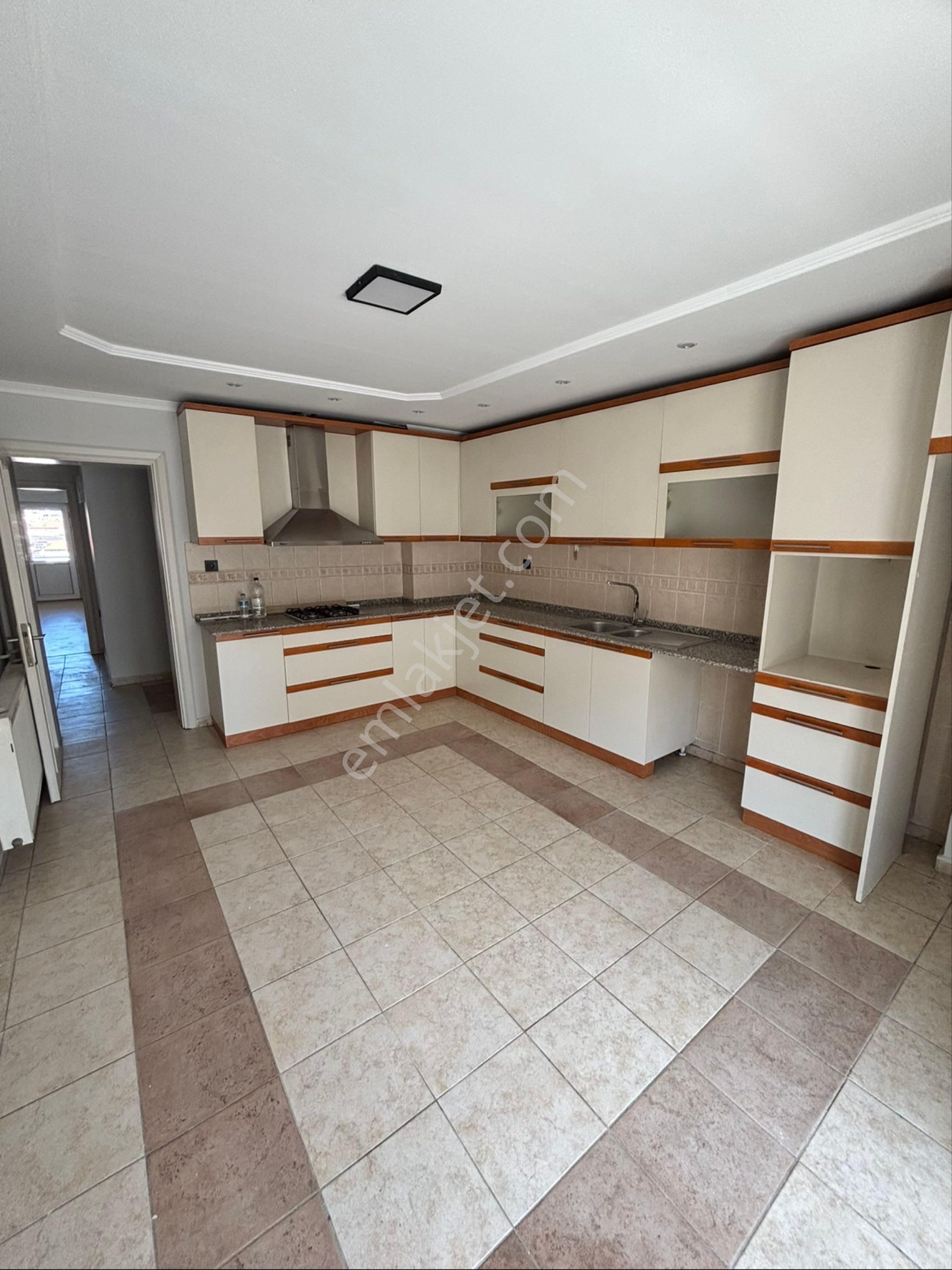 Çaybaşı’nda Cadde Üzeri Kiralık Daire