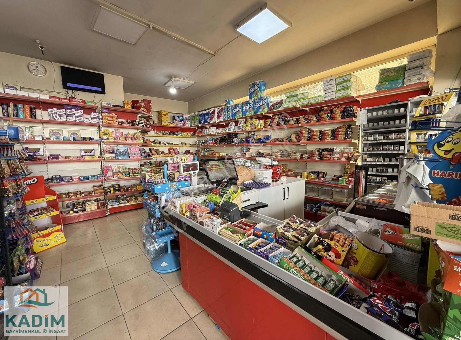 Akkent Millet Kütüphanesi Sırasında Devren Satılık Market
