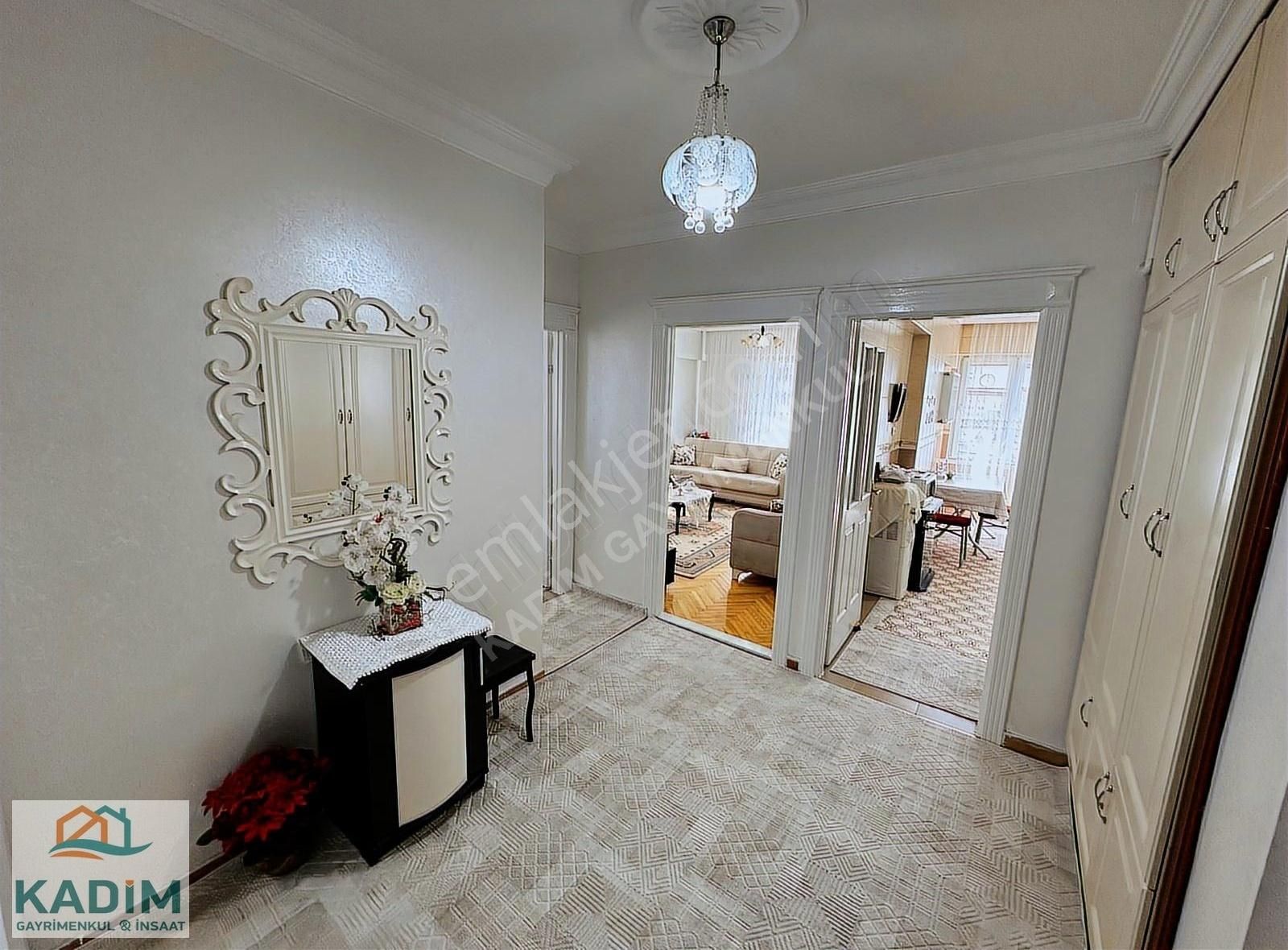 Karataş Merkez'de Masrafsız Ve Bakımlı Satılık 2+1 Daire