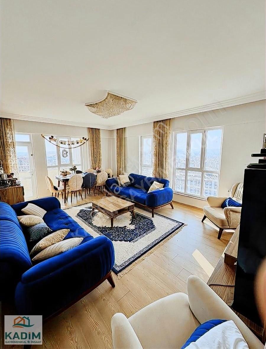Karataş Merkezinde Satılık 3+1 Daire