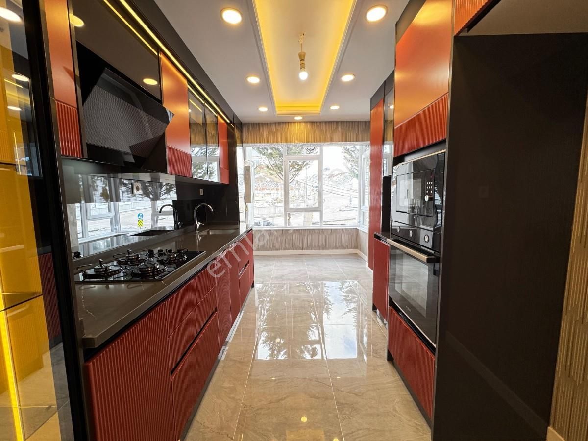 Etimesgut Oğuzlar Mah 3+1 Lüx Yapılı Asansörlü Site İçinde Daire