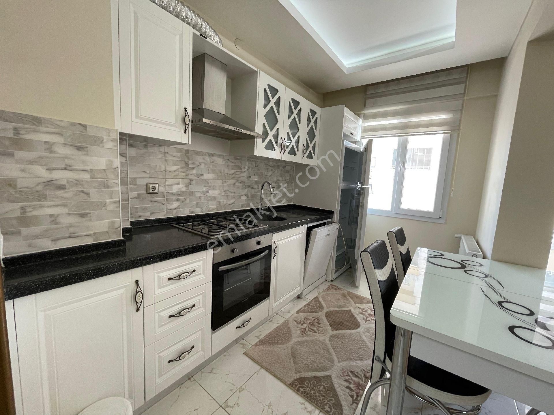 Üniversite Yanında 2,5+1 Eşyalı Mobilyalı Tramvaya Sıfır Kiralık Daire